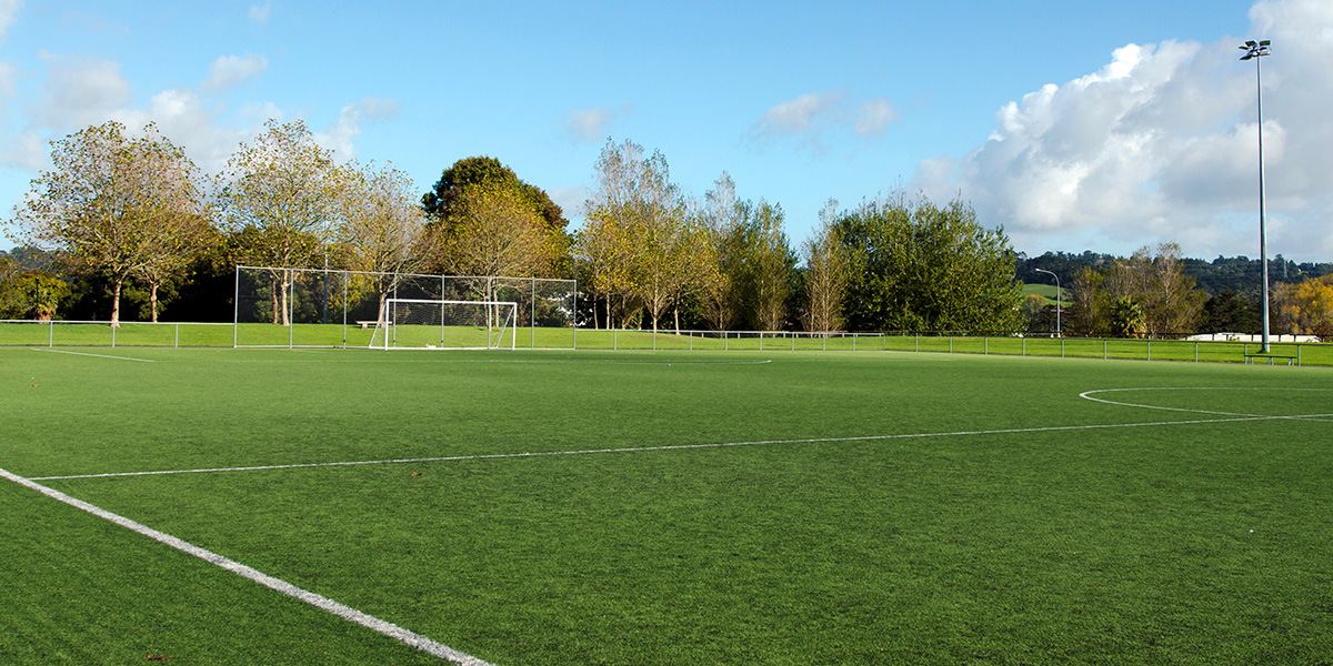 construction-du-terrain-de-football