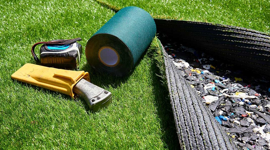 Comment Entretenir le Gazon Artificiel en Automne et en Hiver ?